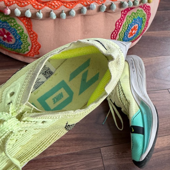 Nike ZoomX Vaporfly Next% 2 Barely Volt | Women’s 8 | Marathon Racer - Picture 7 of 7